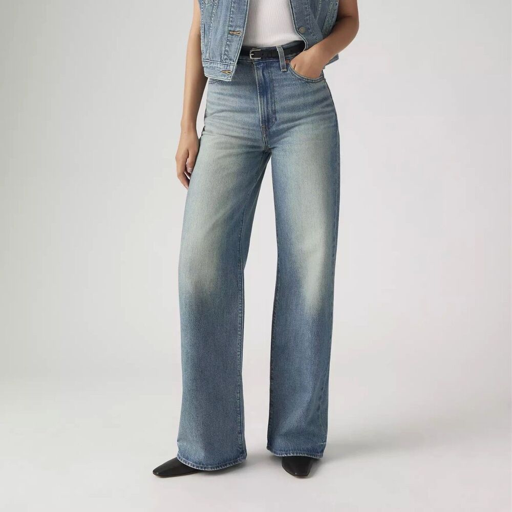 NWT $98 Levi's Ribcage Wide Leg Jeans Med Wash High Rise Women Size 26x32 (J5)